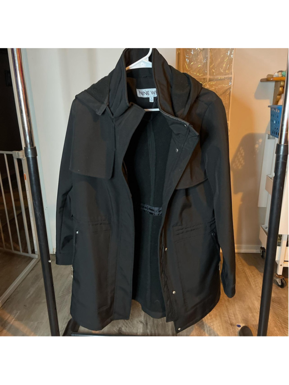 Nine West black and silver trench coat #trenchcoat

black, metallic accents, ove